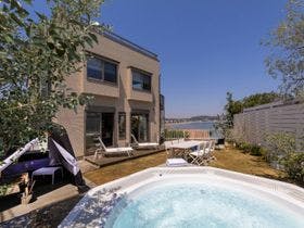 ＢＥＡＣＨＥＮＤ　ＶＩＬＬＡ　ＢＬＵ