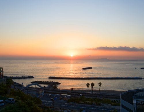 客室から朝日が臨めます