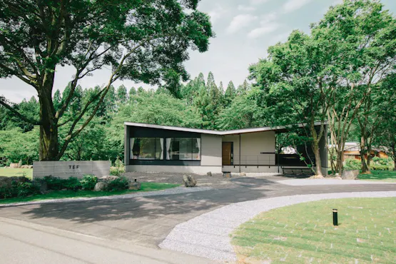 プライベート感たっぷりのC棟。