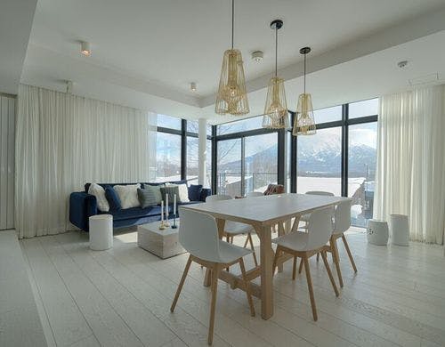 羊蹄山を一望できるリビングからの景色