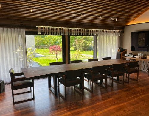 こだわりの一枚板のダイニングテーブル