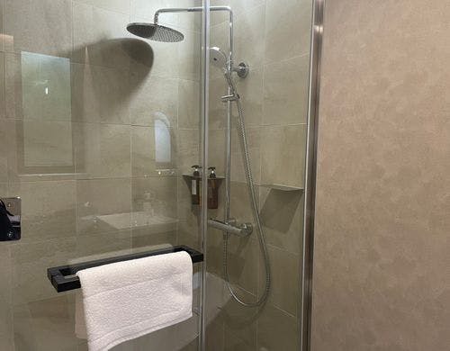 はなれ　シャワー