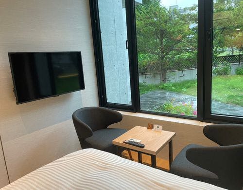 はなれ　テレビ