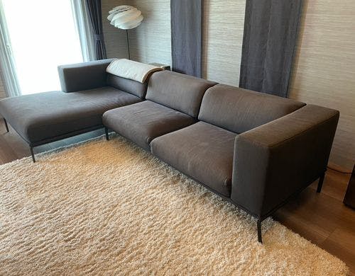 母屋寝室　ソファー