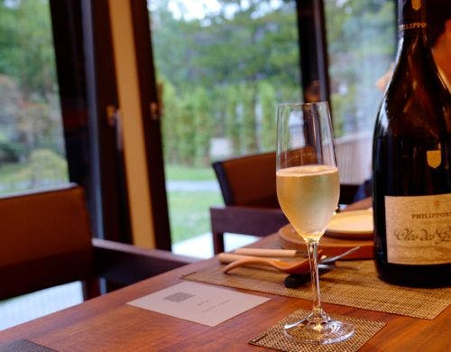 リビング　食事風景