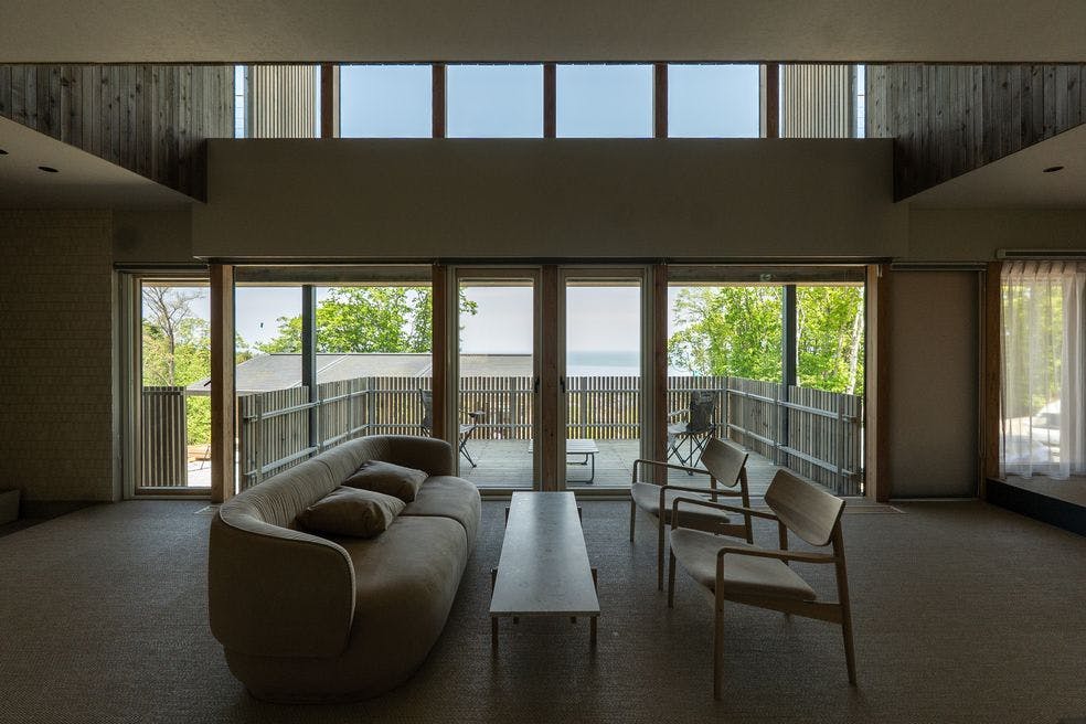 和 ลิฟวิ่ง