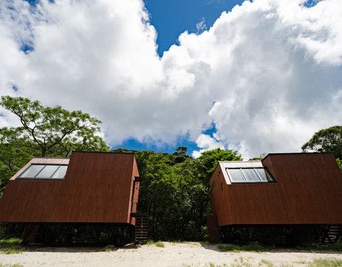 左：エアロハウス2号<BR>右：エアロハウス3号