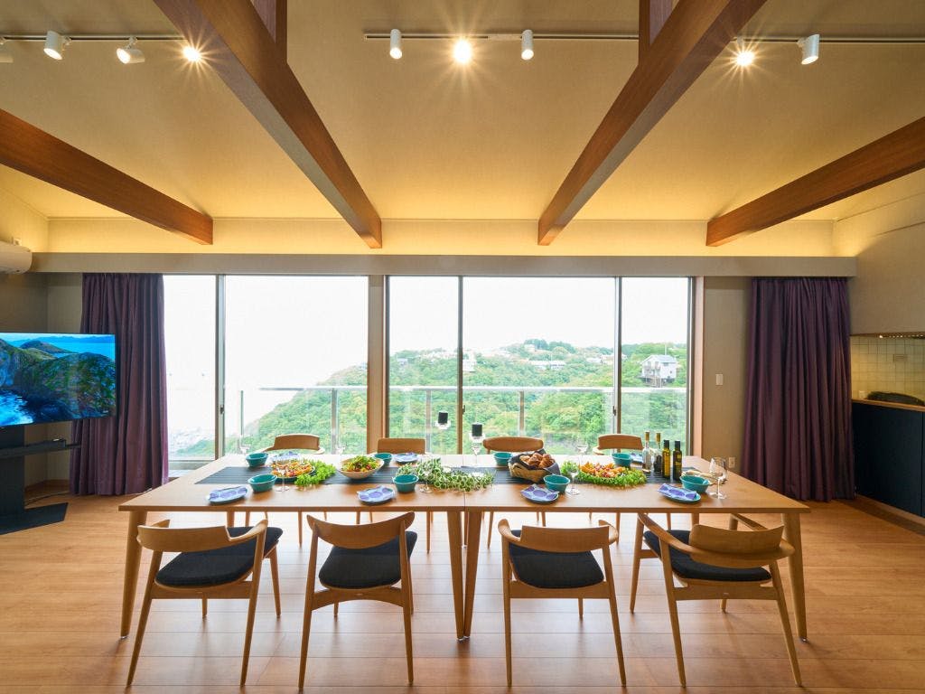 大きなTVもお出迎え。