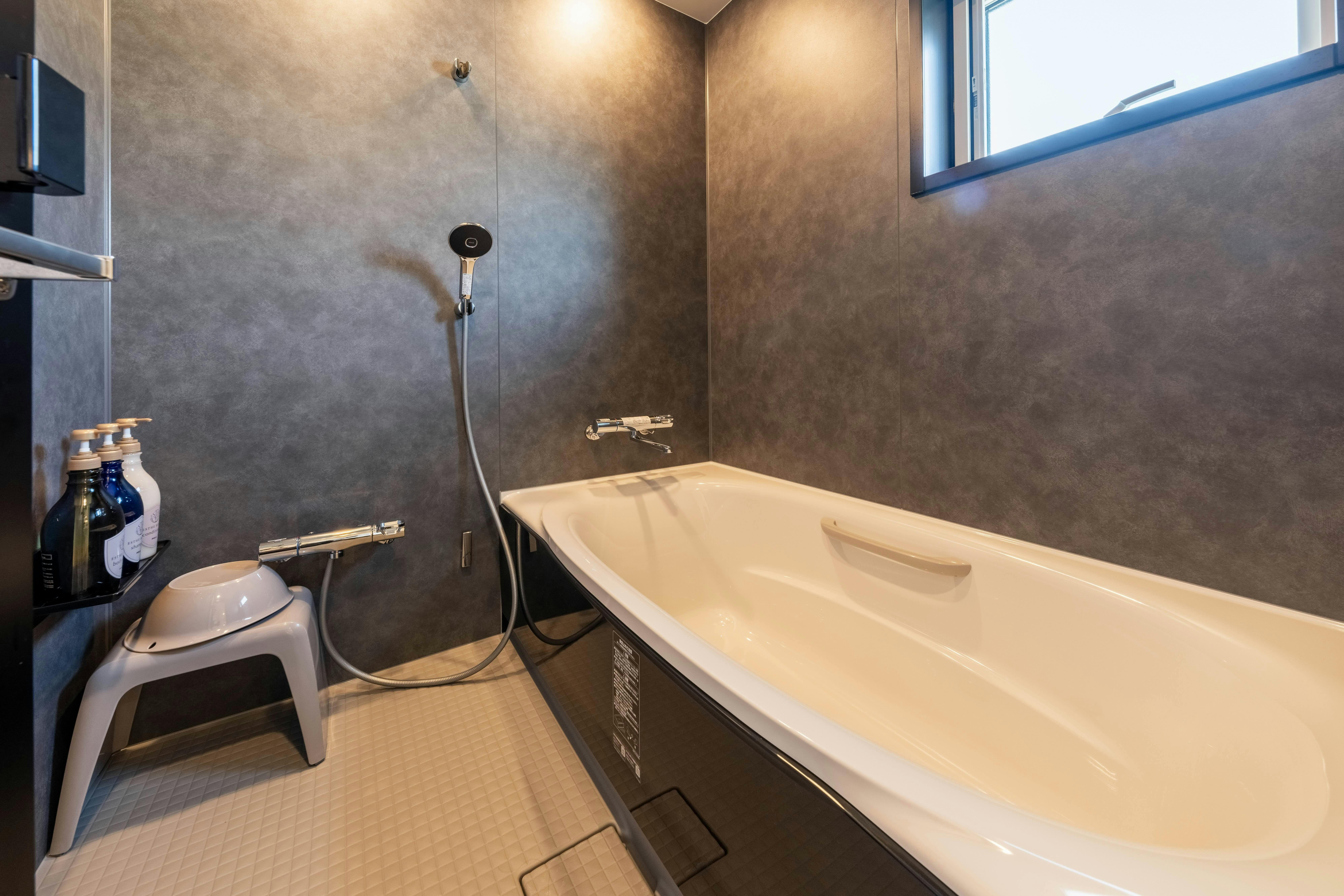 ห้องน้ำก็สร้างใหม่และเงางาม