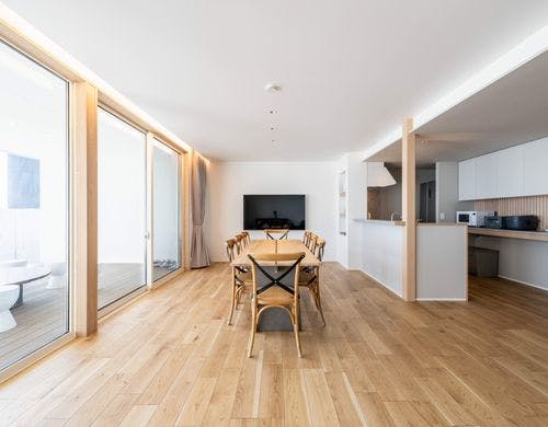 海の見えるリビング・ダイニング。