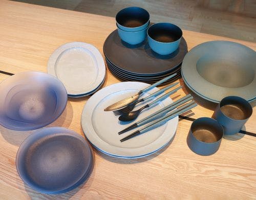 食器はARAS中心に取り揃えております。
