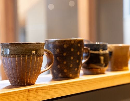 沖縄焼き物（やちむん）で揃った食器類