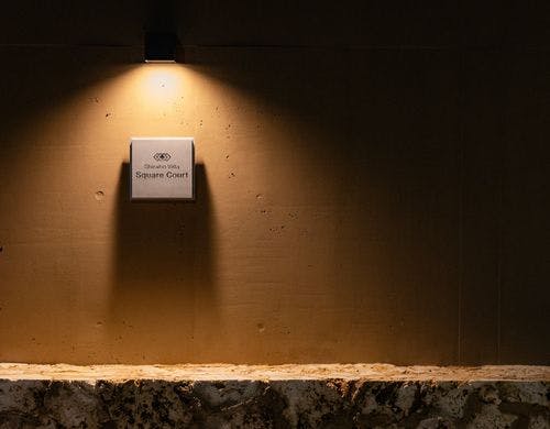 星空鑑賞に影響しないよう照明は暗めに設定