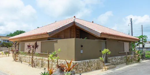 Shiraho Villa Square Court