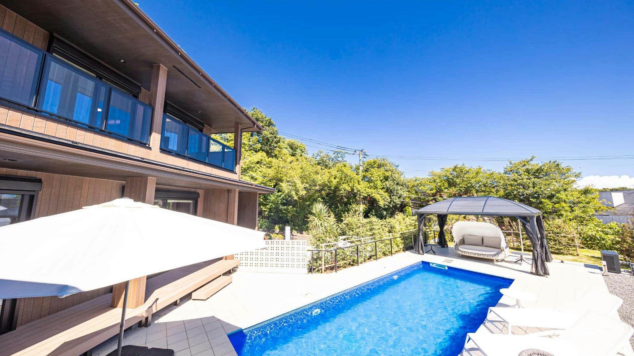 プライベートプールを贅沢に貸切