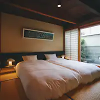 坪庭に面した寝室