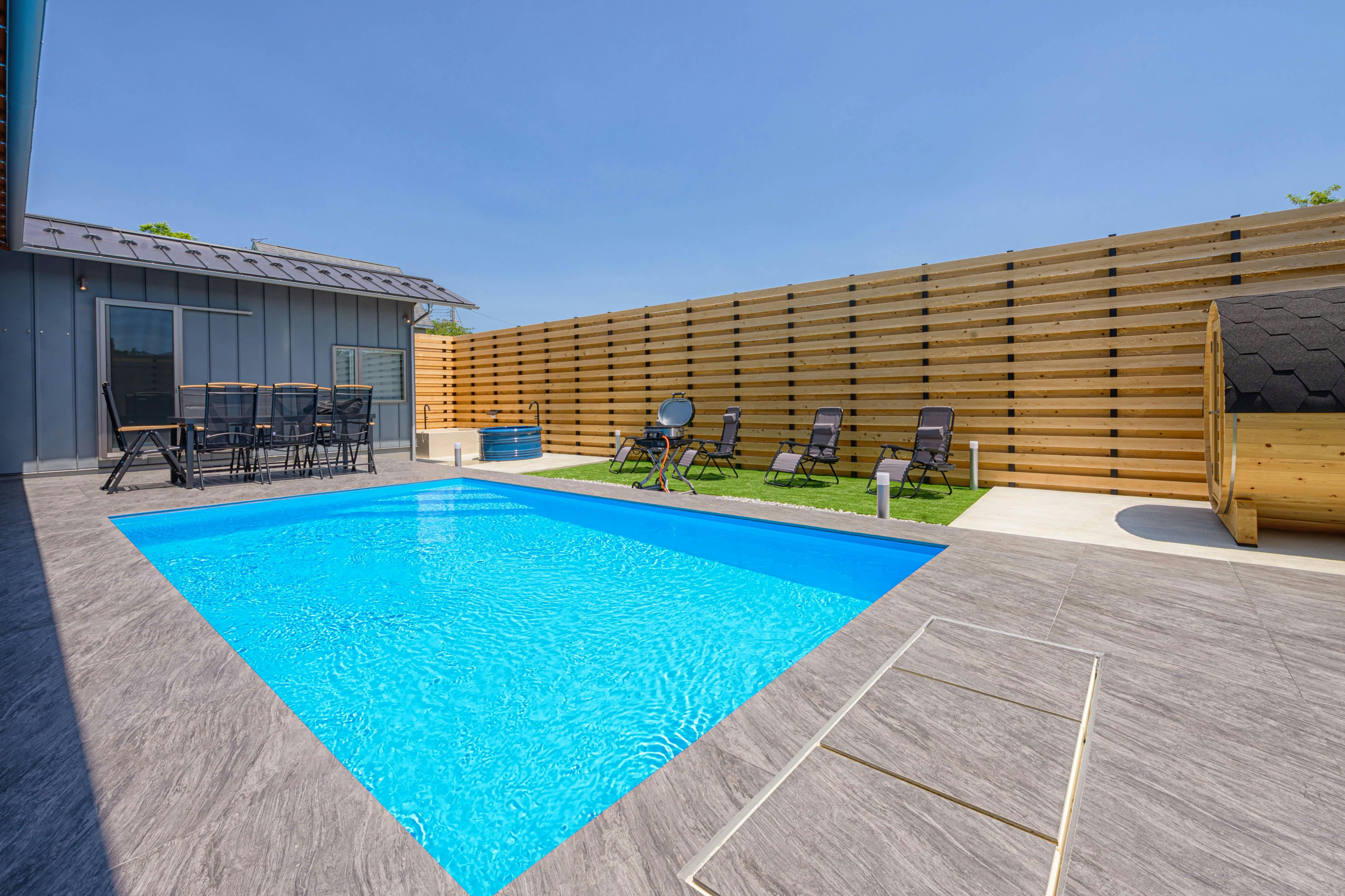 สระว่ายน้ำส่วนตัว