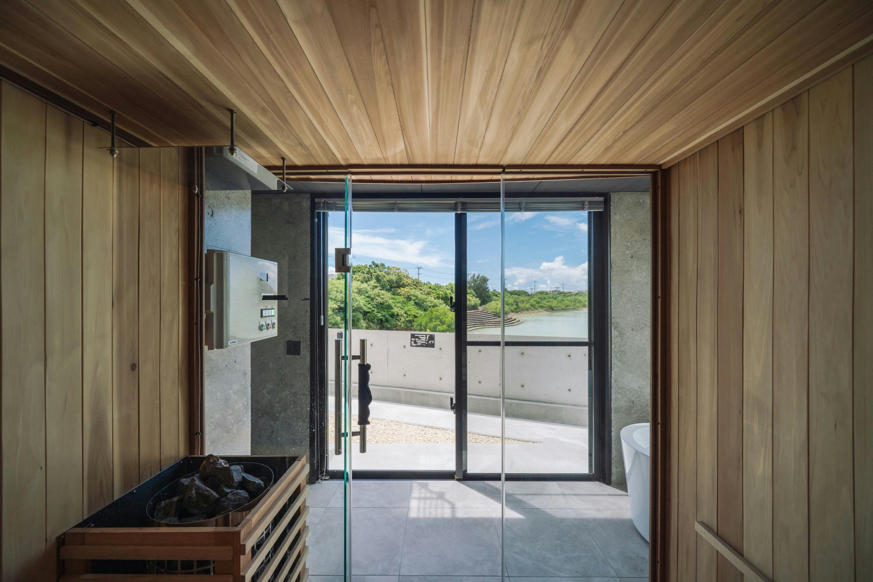 Villa M BAYFRONT YONAHA  ～Pool&Sauna Retreat～