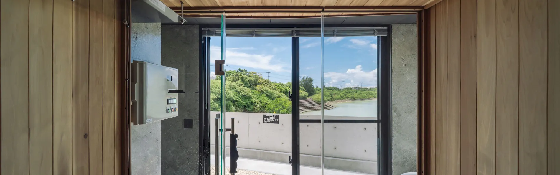 Villa M BAYFRONT YONAHA ~Pool&Sauna Retreat~