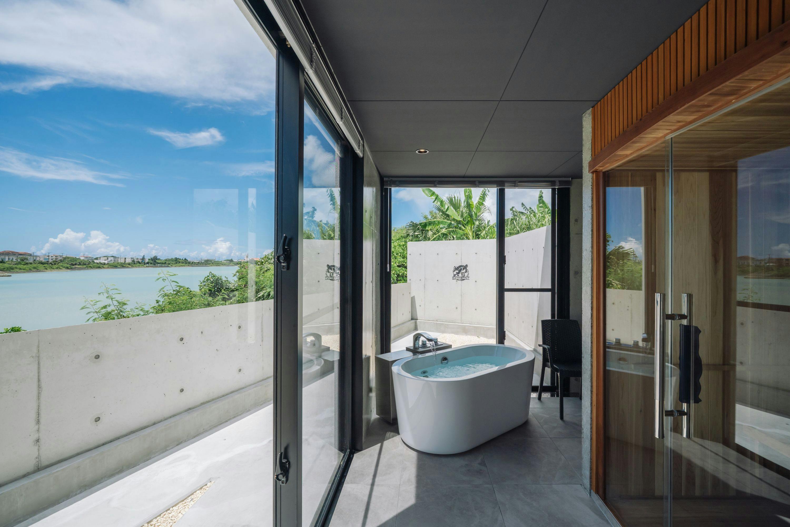 Villa M BAYFRONT YONAHA  ～Pool&Sauna Retreat～