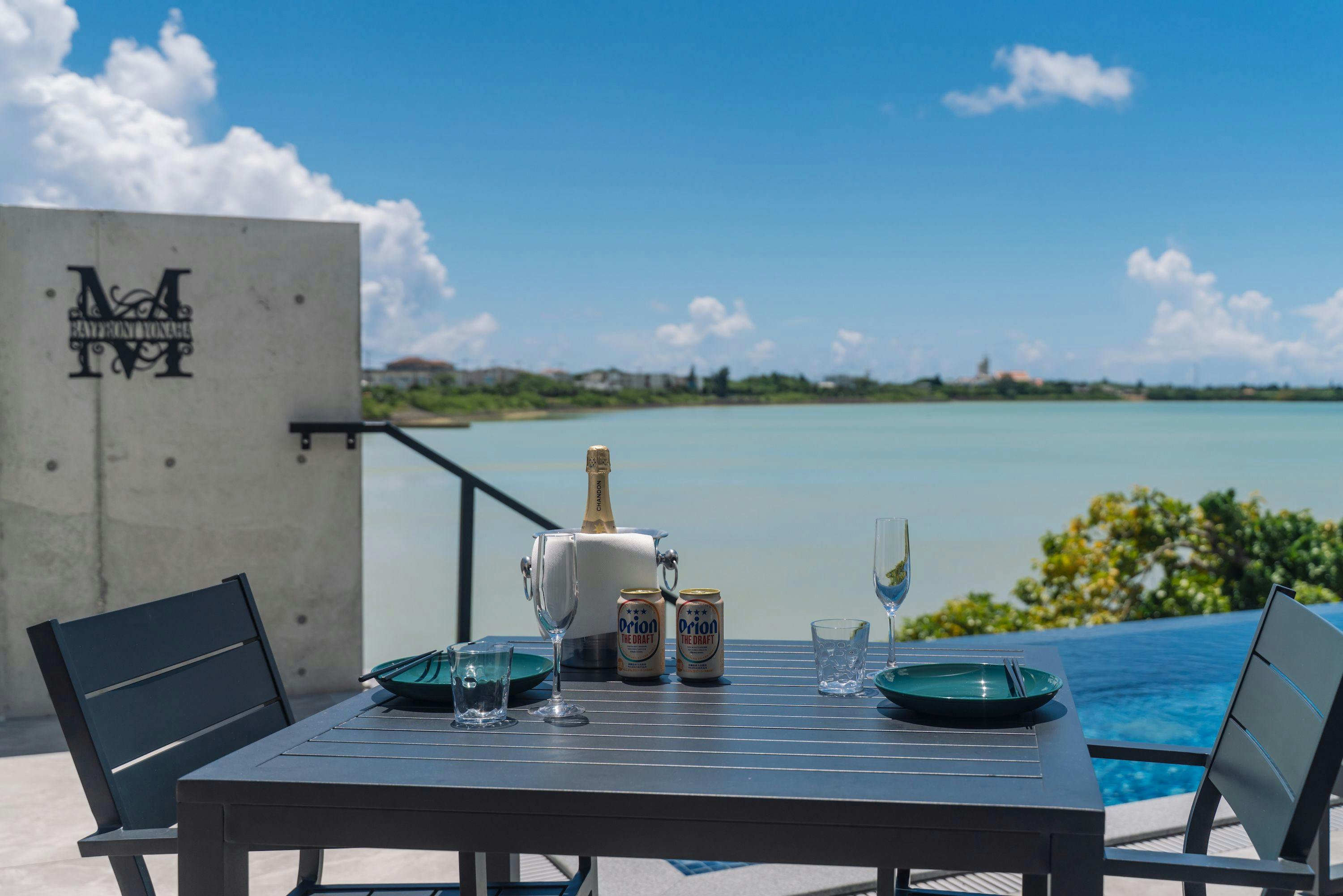 Villa M BAYFRONT YONAHA  ～Pool&Sauna Retreat～