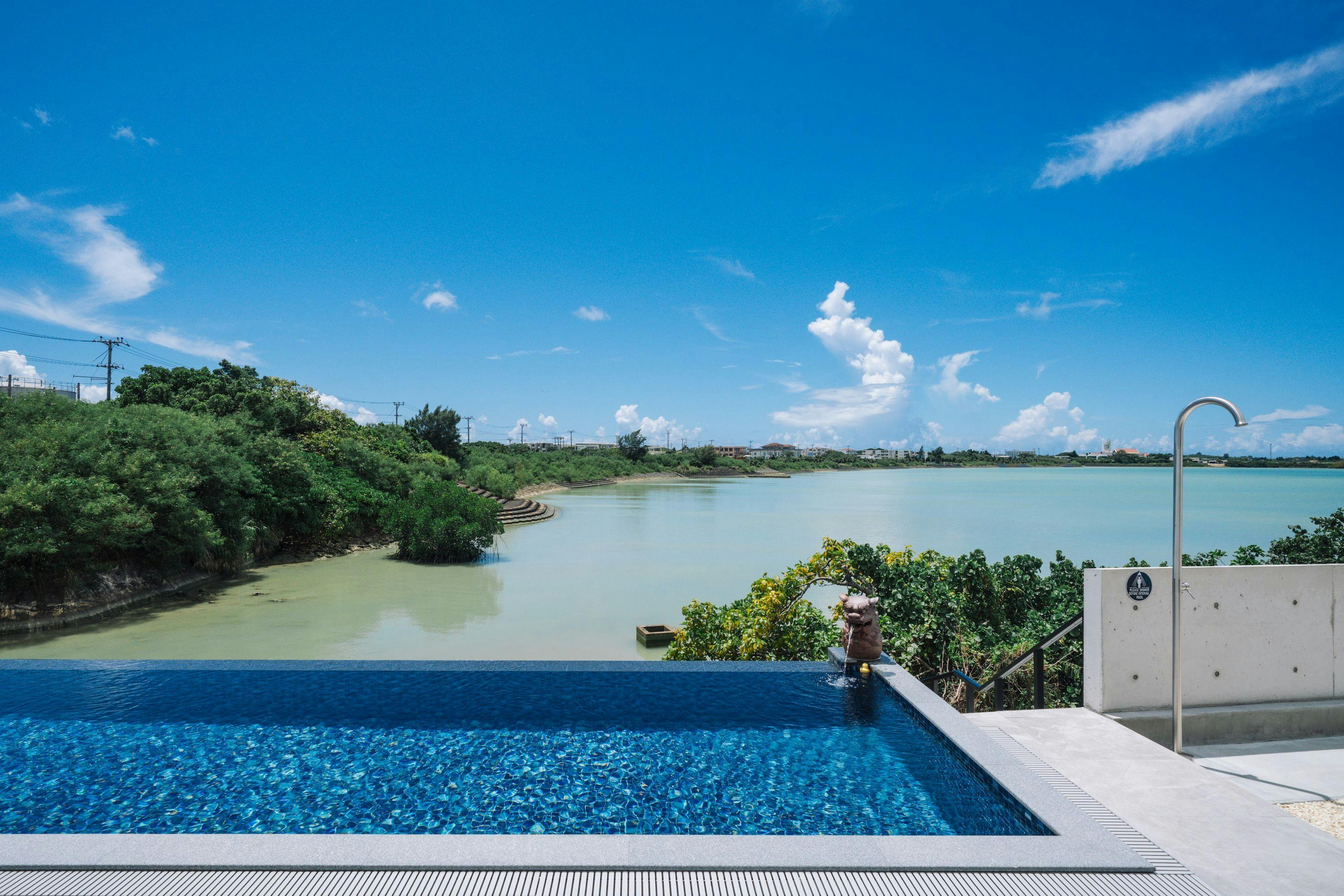 Villa M BAYFRONT YONAHA  ～Pool&Sauna Retreat～