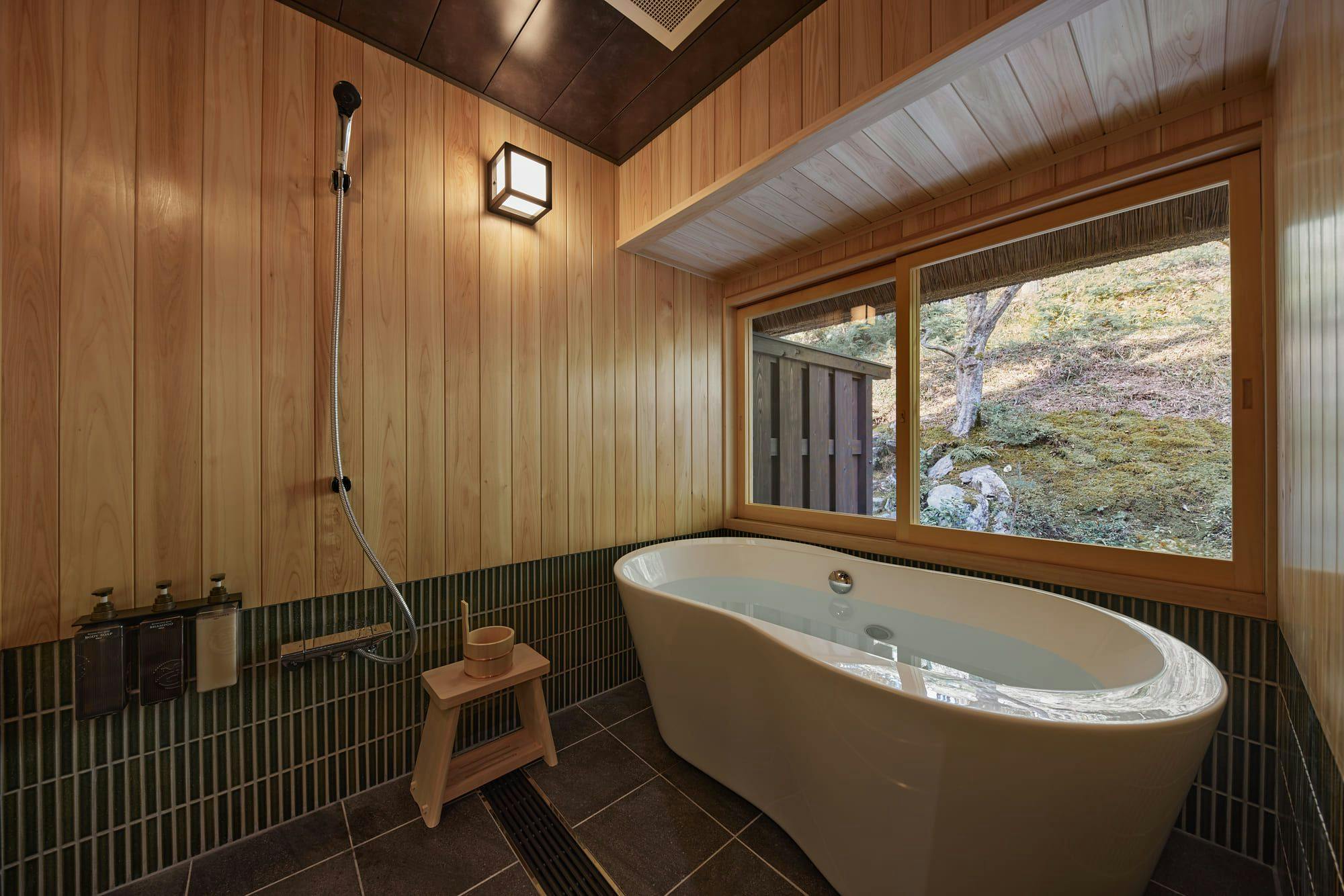 えにし美山 浴室・バスルーム