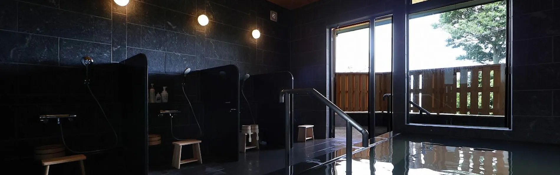 THE UPPER GROUND 001