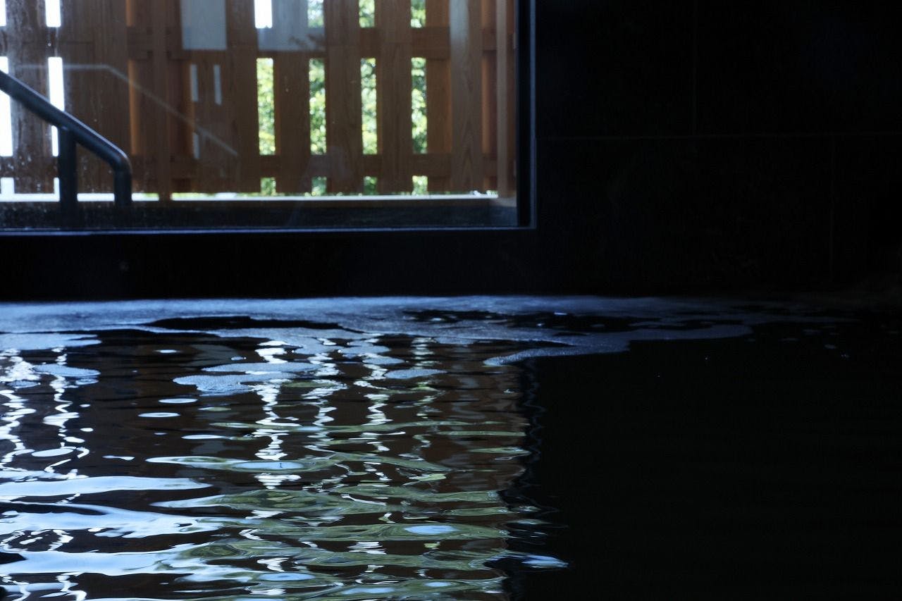 THE UPPER GROUND 001