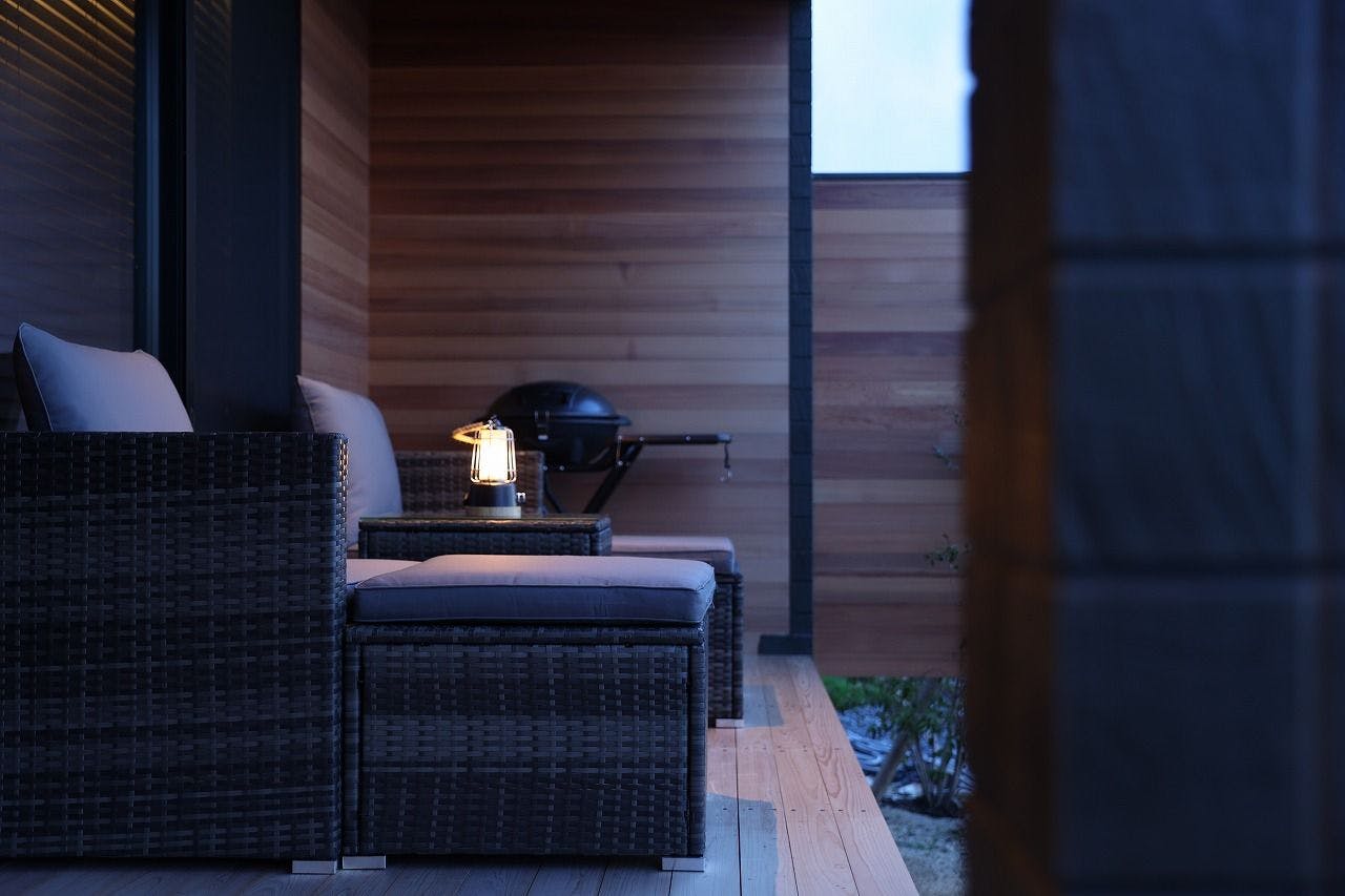 THE UPPER GROUND 001