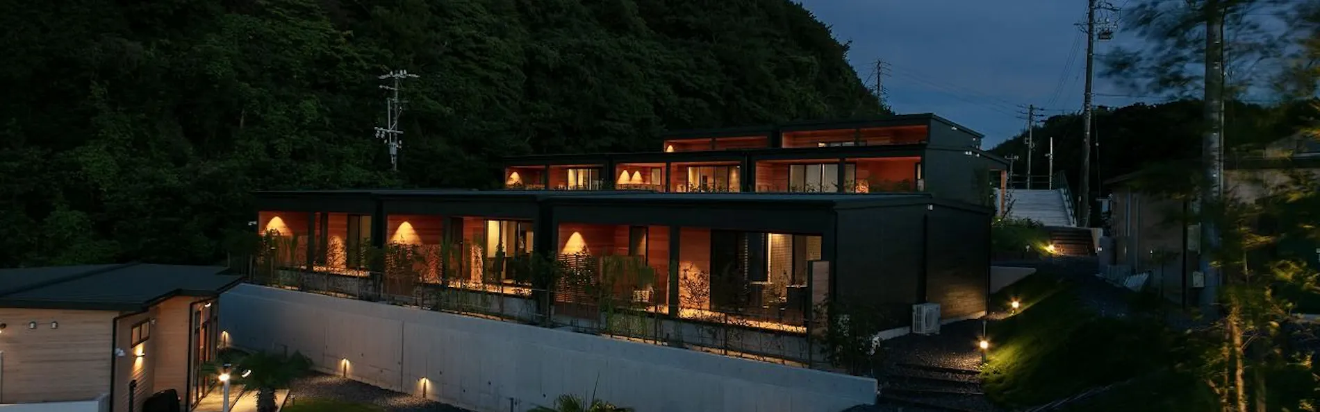 THE UPPER GROUND 001