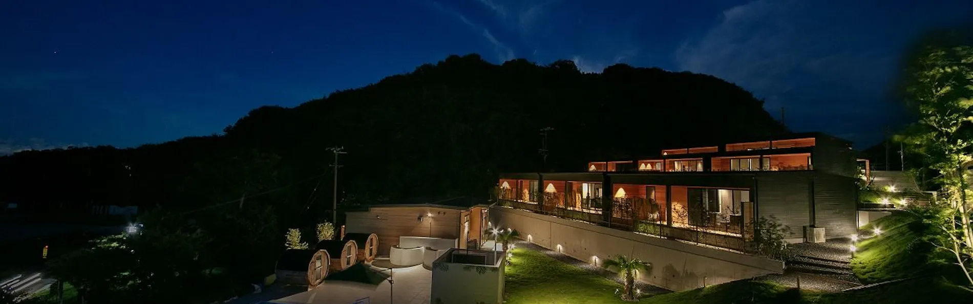 THE UPPER GROUND 001