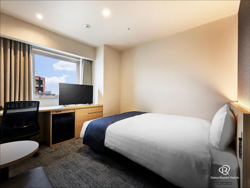 面積 17.2~18.5 平方公尺
床寬 154x203 公分