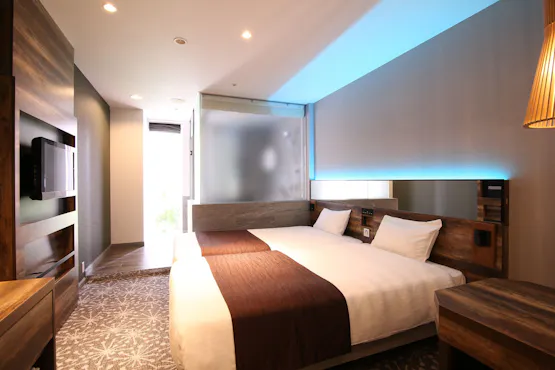 ซูพีเรีย ฮอลลีวูด ทวิน ปลอดบุหรี่