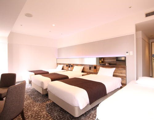 デラックストリプル+ソファーベッド禁煙