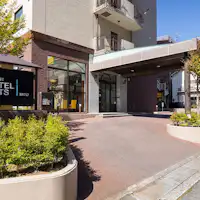 【外観】駅から徒歩1分