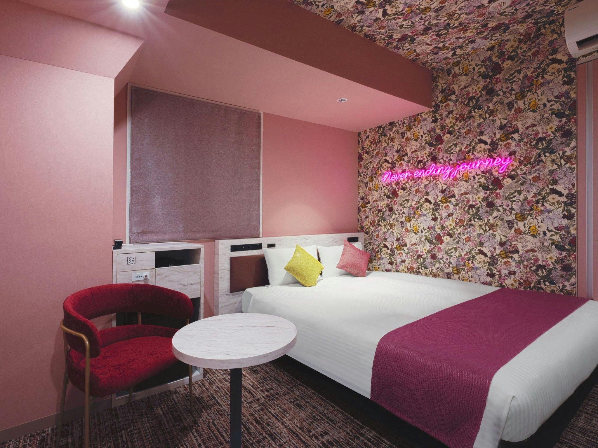 =KABUKU ห้อง (Bloom)=Queen