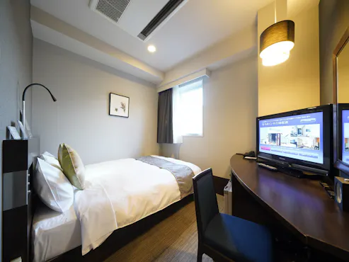 【Moderate Double】13.7 平方米。