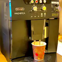 เชิญลิ้มลองกาแฟที่บดสดและชงสดใหม่!