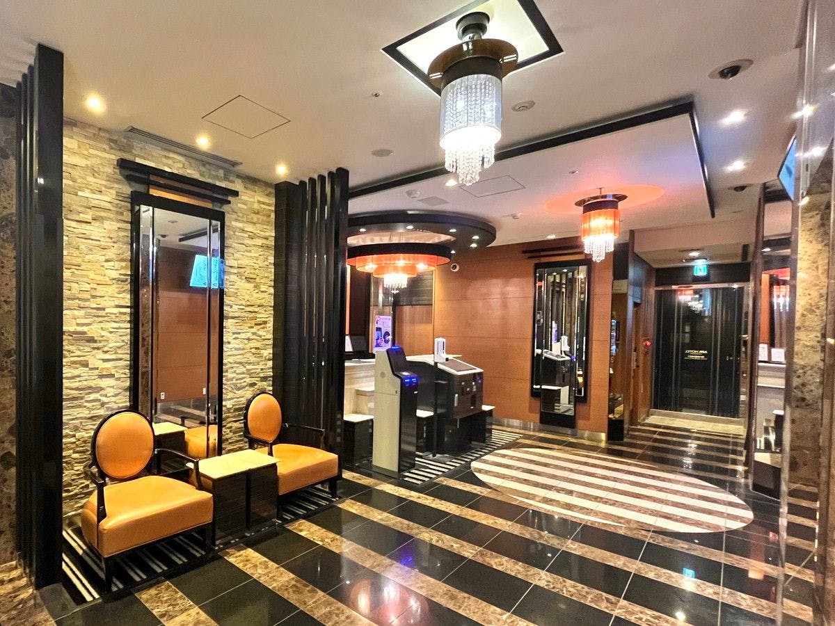 【ホテルロビー】