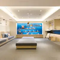 【八戸を感じるフロントロビー】