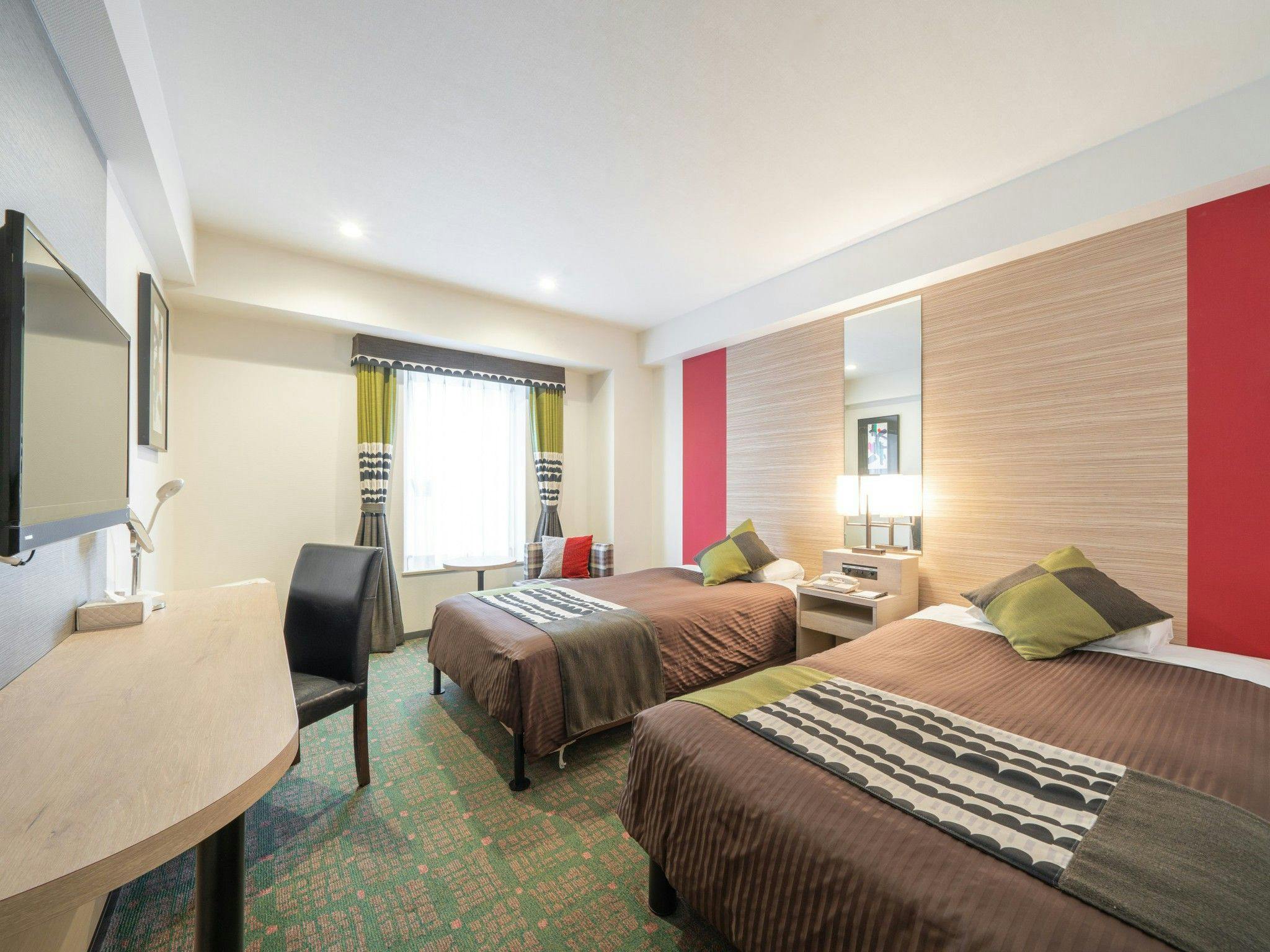 ［モデレート］ツイン