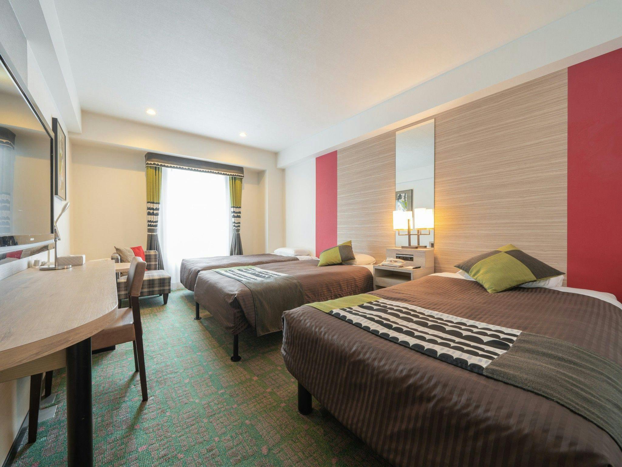 ［モデレート］ツイン