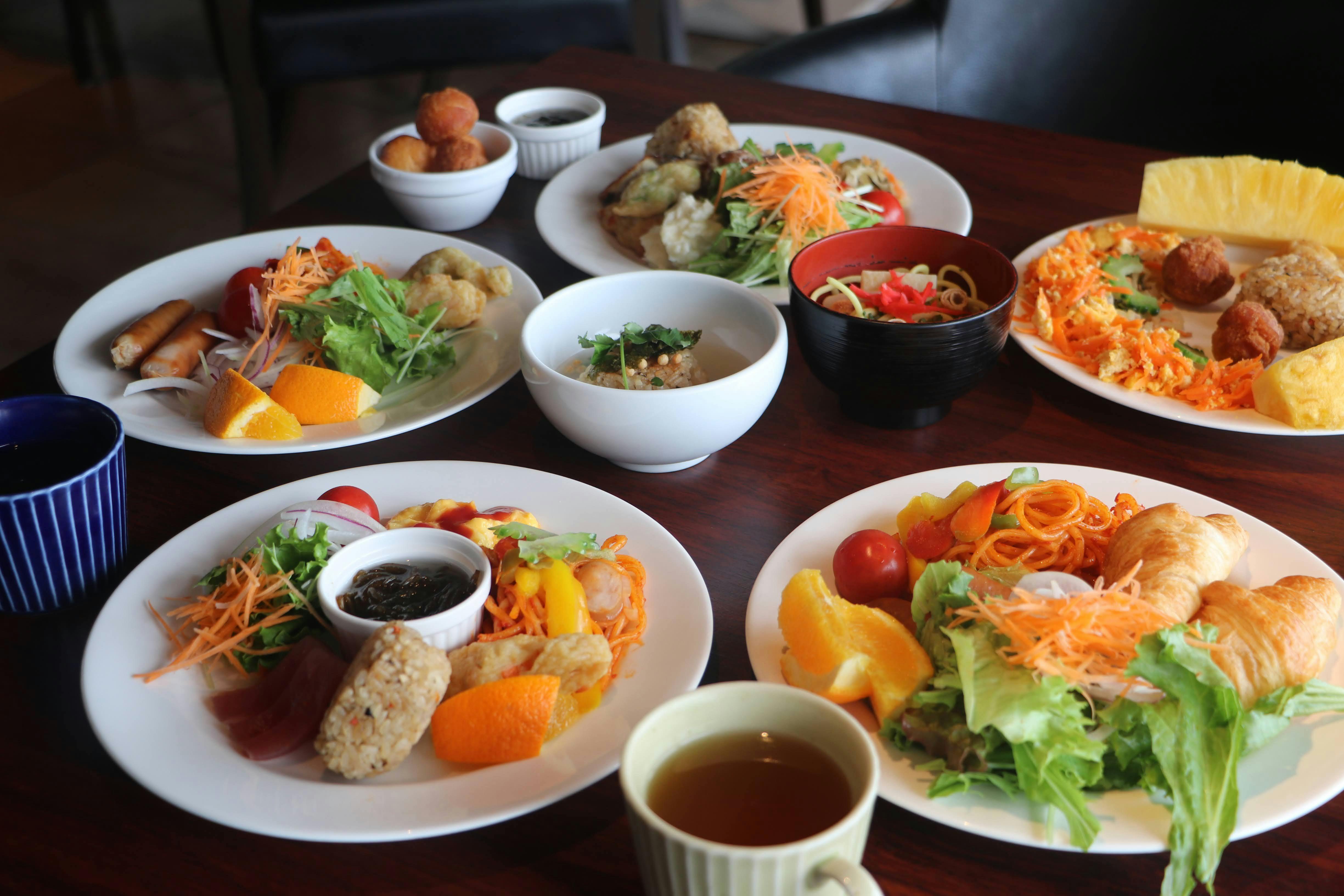 朝食ビュッフェ
