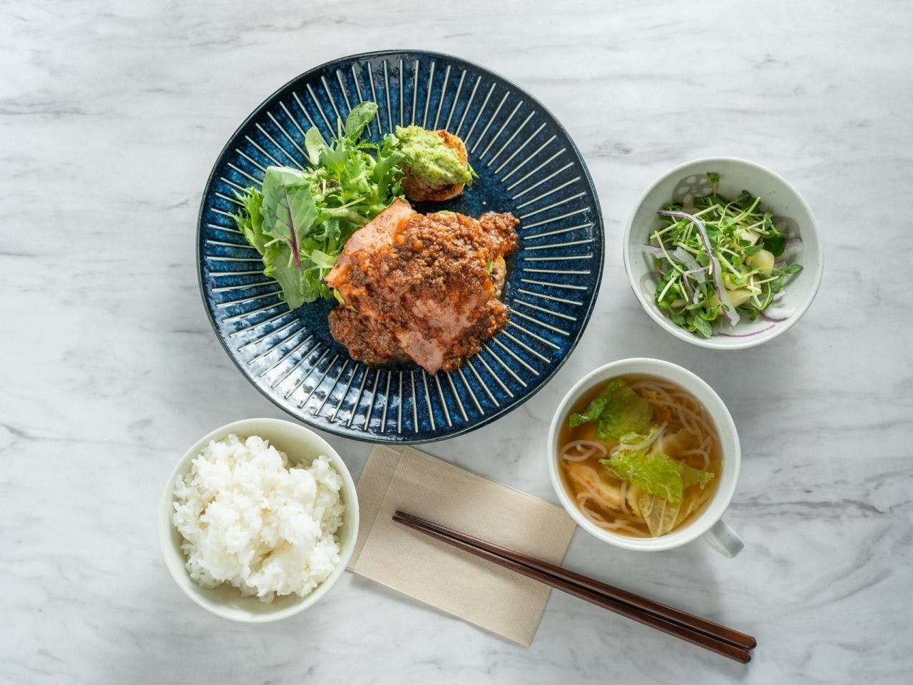 アパホテル〈本八戸〉