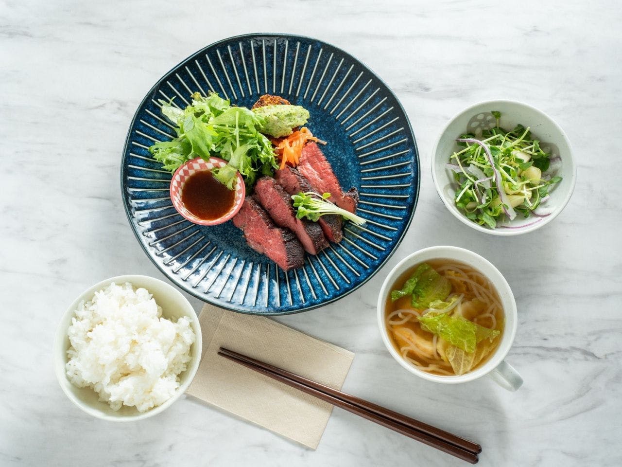 アパホテル〈本八戸〉