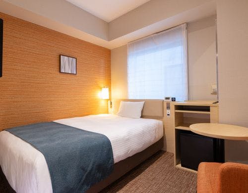 EXセミダブルの丸テーブルと一人用ソファー