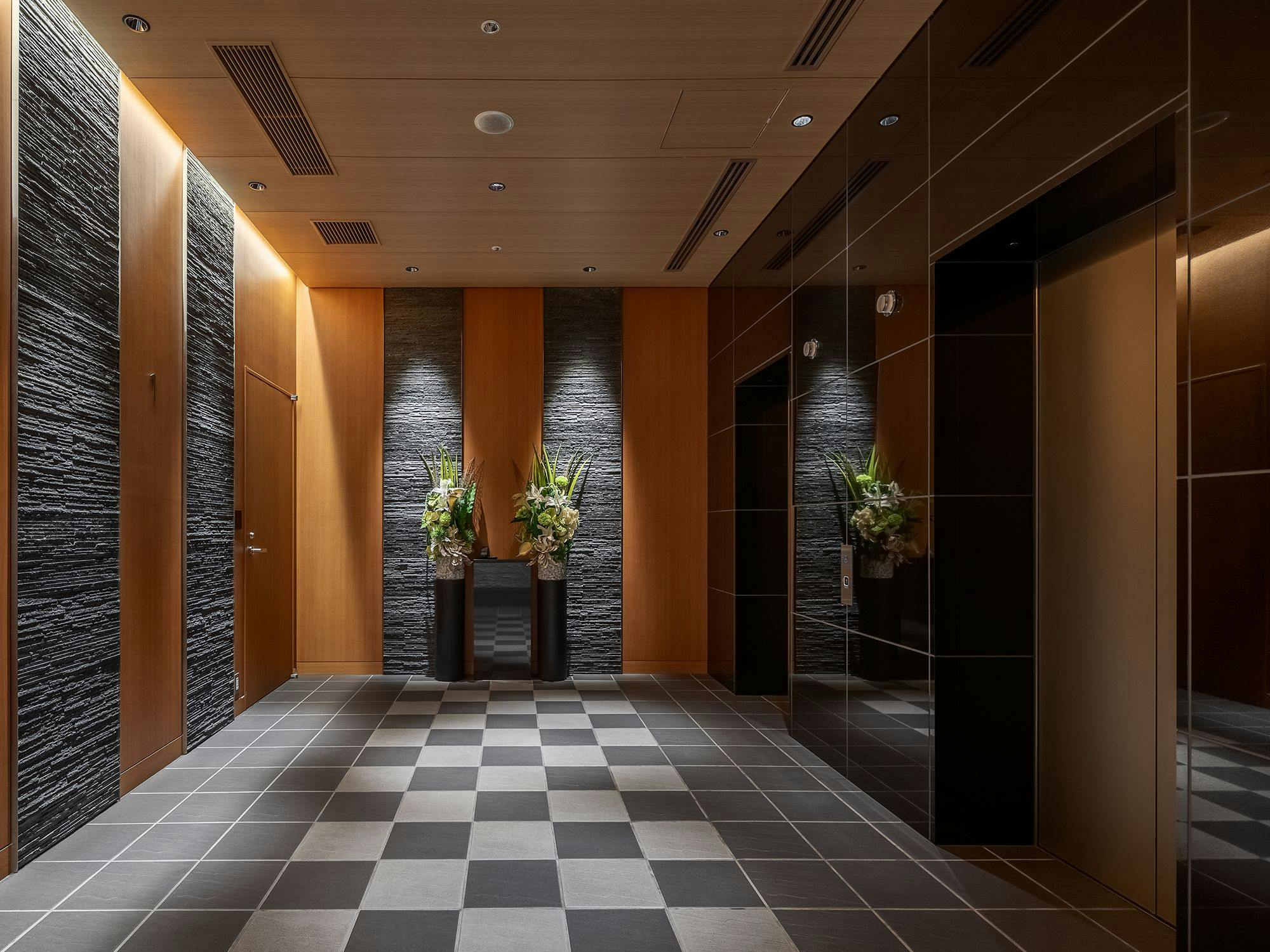 <โถงลิฟต์>