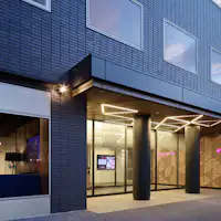 ピンクのロゴが目印♪