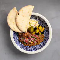 盛付け例:タンドリーチキンとキーマカレー